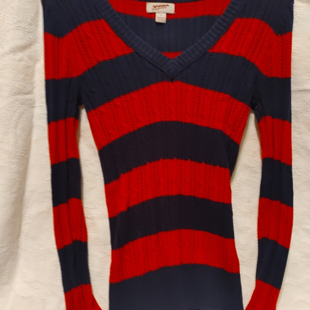 Arizona Jean Co.Long Sleeved Cable Sweater Red & Black, V-Neck, Stretchy